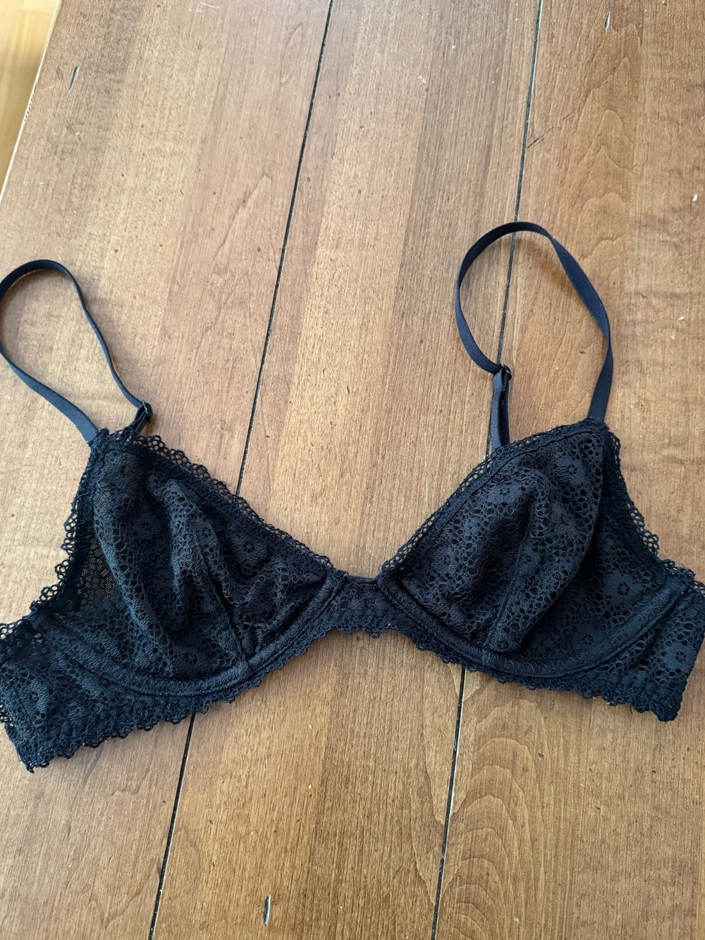 Victoria’s Secret Black Lace Unlined Wire Bralette Size Small Adjustable